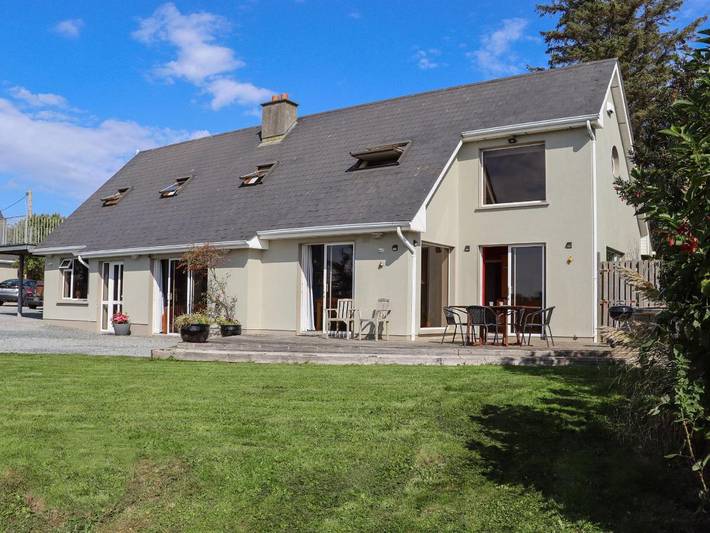 Holiday rental for 11 people, with Hot tub and Garden as well as View in Courtown