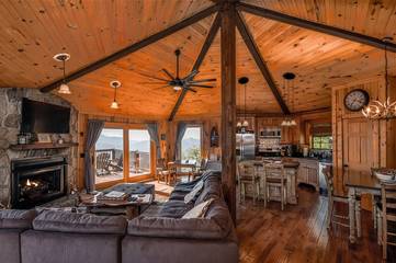 Log Cabin for 9 Guests in Beech Mountain, Avery County, Picture 4