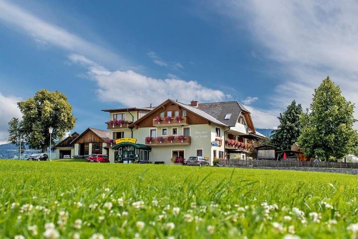 Hotel für 4 Personen, mit Balkon und Terrasse sowie Garten und Sauna