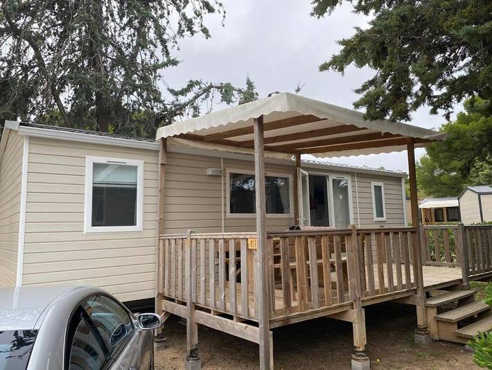 Camping pour 6 personnes, avec Terrasse et Jacuzzi ainsi que Piscine et Sauna
