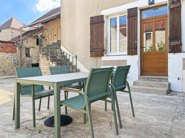 Location de vacances pour 6 personnes, avec Terrasse dans Joux-la-Ville
