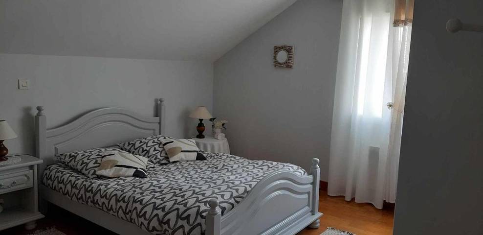 Gîte pour 2 personnes, avec jardin et vue à Louze - 4