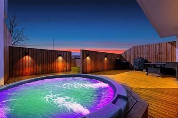 Gîte pour 9 personnes, avec jacuzzi et terrasse à Mosfellsbær