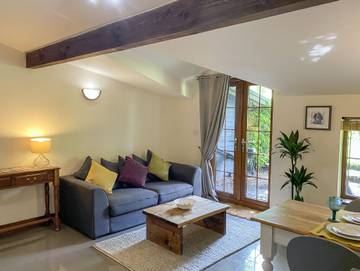 Holiday Home for 2 People in Dartford, Kent, Photo 2