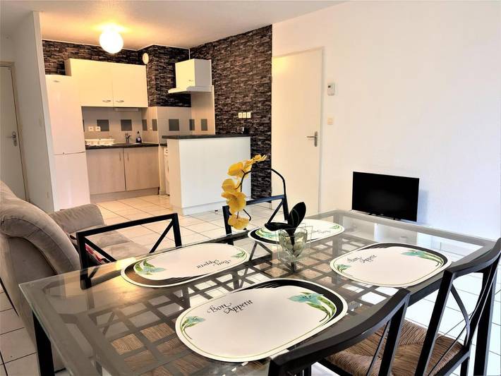 Appartement de vacances pour 4 personnes, avec piscine et terrasse