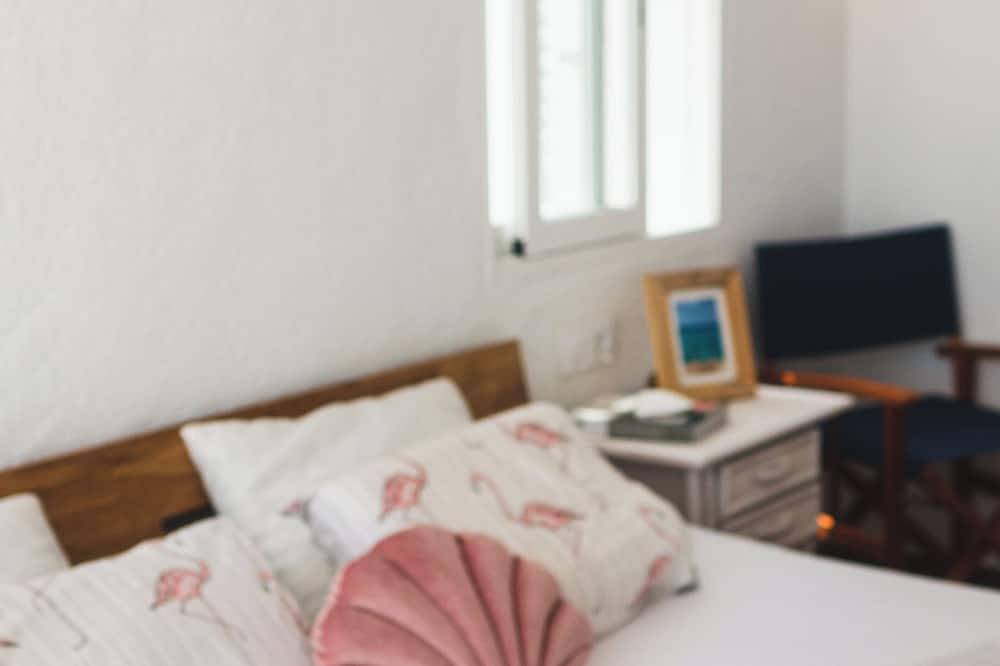 Nestled in the Valencian orange groves, footsteps away from the Mediterean Sea in Oliva, Costa de Valencia