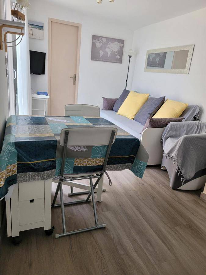 Gîte pour 4 personnes, avec terrasse dans Base Nature François Léotard - 2