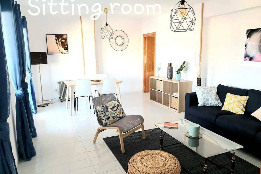 Apartamento entero, Piso con terraza privada, vista al Castillo in Campoamor, Alicante