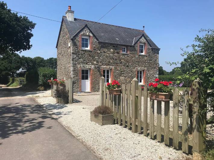 Gîte pour 4 personnes, avec terrasse et jardin