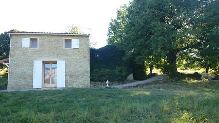 Gîte pour 2 personnes, avec jardin dans la Drôme