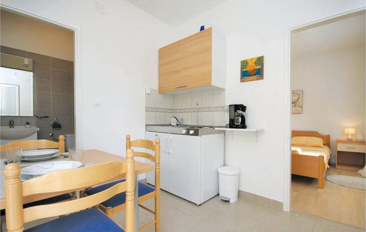 Ferienwohnung für 2 Personen, mit Terrasse in Grad Šibenik - 4