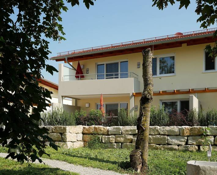 Ferienwohnung für 3 Personen, mit Balkon/Terrasse und Terrasse, kinderfreundlich in Grabenstätt - 2