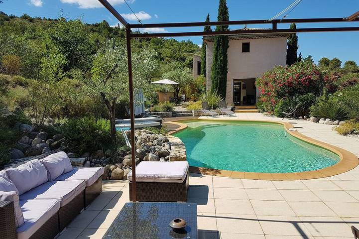 Agriturismo pour 7 personnes, avec jardin à Grospierres