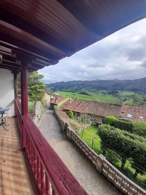 Casa de vacaciones para 8 personas, con Balcón y Jacuzzi además de Terraza y Vistas en Comarca de Oriente - 2