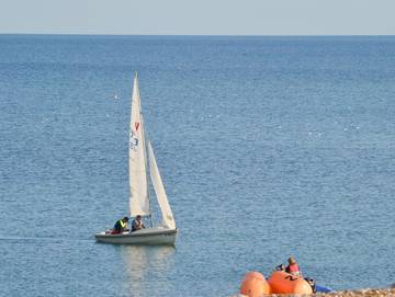 Log Cabin for 6 People in West Sussex, England, Photo 4
