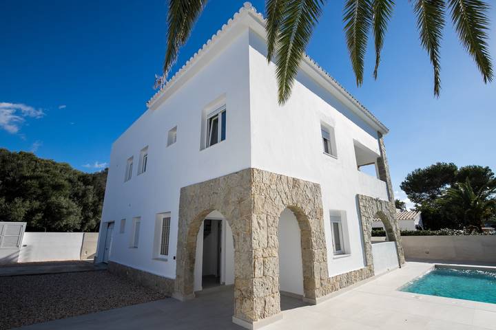 Hel lägenhet, Modern Apartment "Marei 3" with Pool Access, Air Conditioning and Wi-Fi in Cala Blanca, Ciutadella
