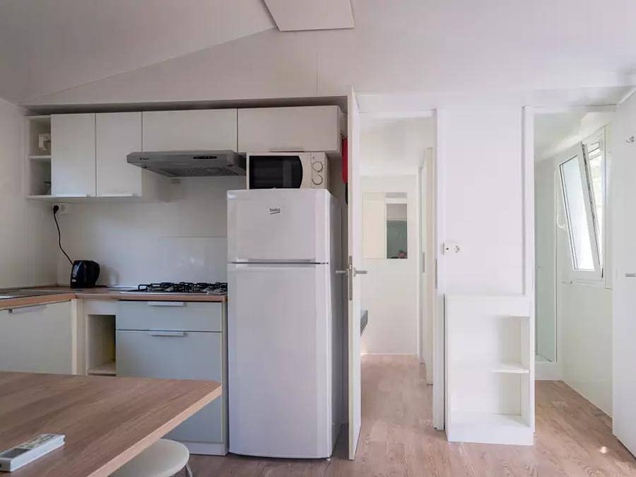 Camping Bella Italia Sardinia - Mobilhome 6 personas - Mobil-home | Confort | 3 Dormitorios | 6 Pers. | Terraza elevada | 1 Baño | Aire acondicionado. in Spiaggia III Pettine, Sorso