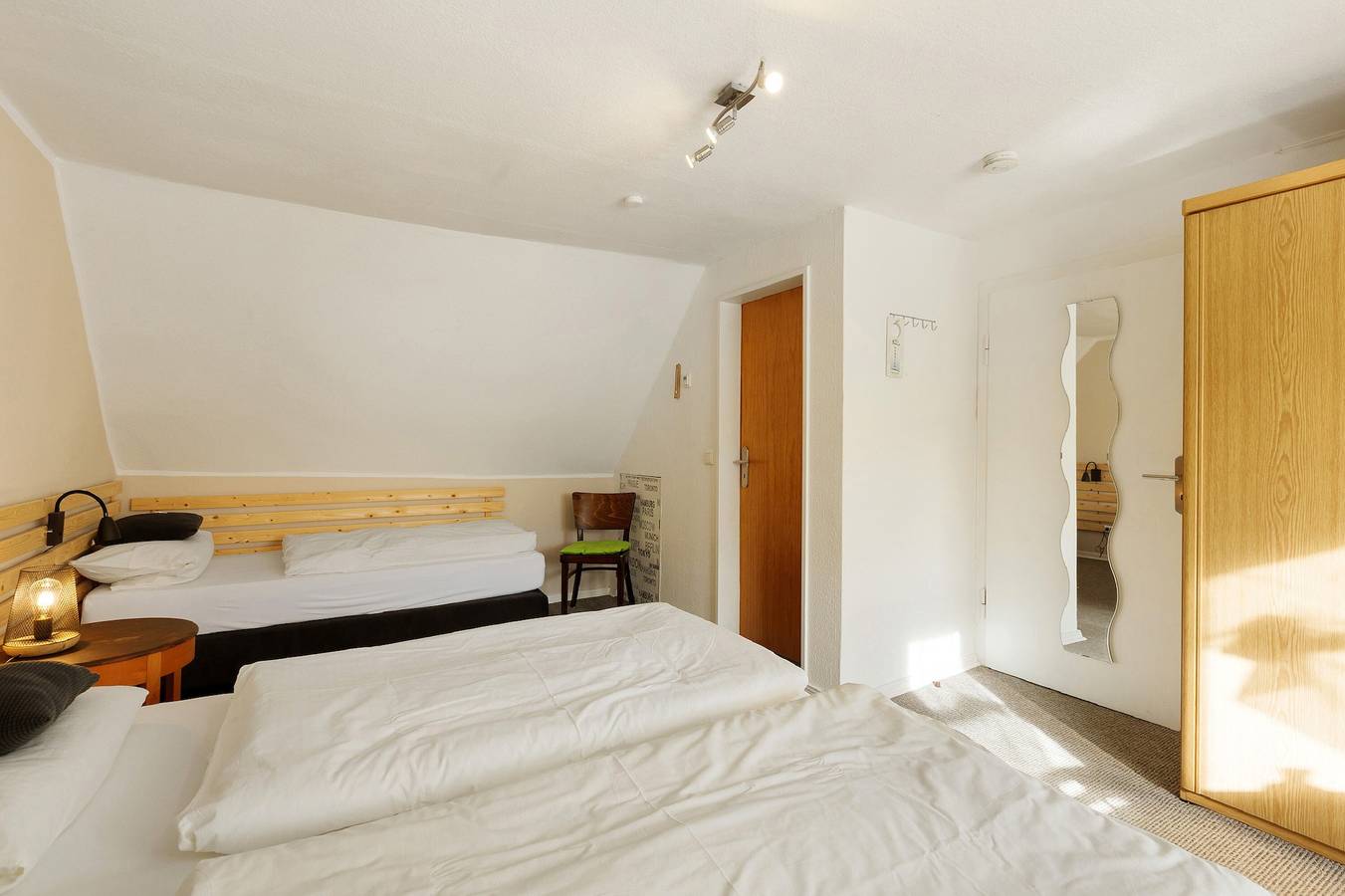 Zimmer „3_Doppelzimmer mit Zustellbett Nr. 3“ mit Wlan in Neuenrade, Märkischer Kreis