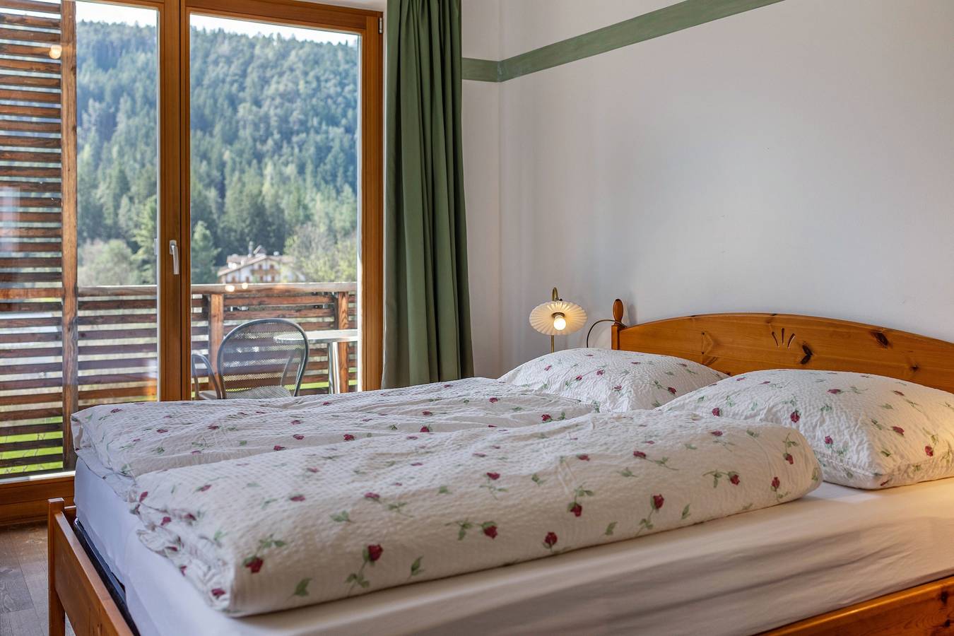 Entire apartment, Apartment 'Silbernagl Direkter Blick Zum See' with Lake View, Shared Terrace and Wi-Fi in Issing, Pfalzen