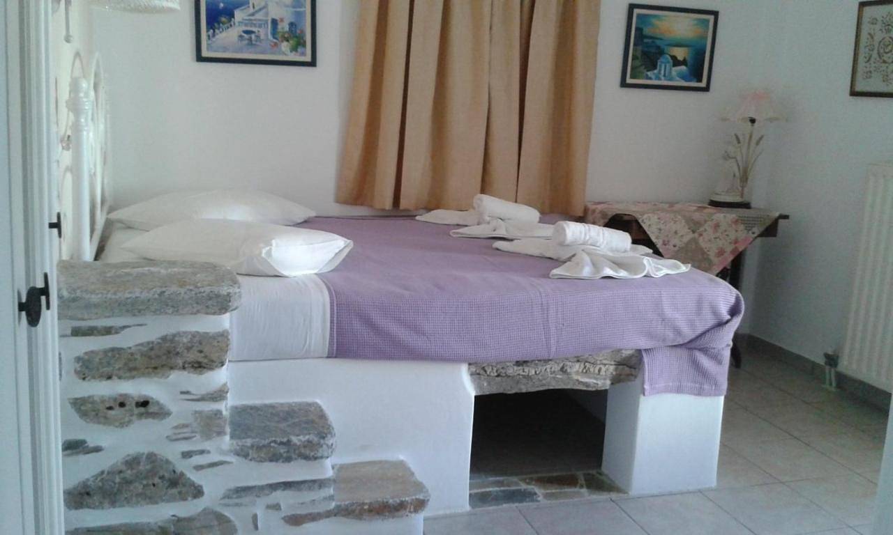 Evi's Studios in Amorgos