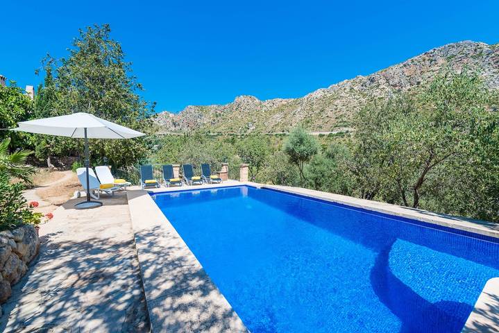 Villa pour 6 personnes, avec jardin ainsi que terrasse et piscine dans Andratx