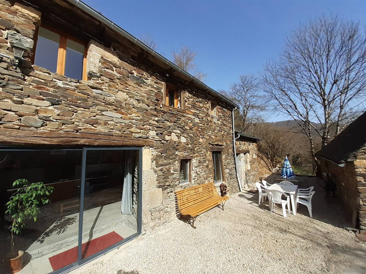 Le Domaine du Val de Coussane in Coubisou, Parc naturel régional de l'Aubrac