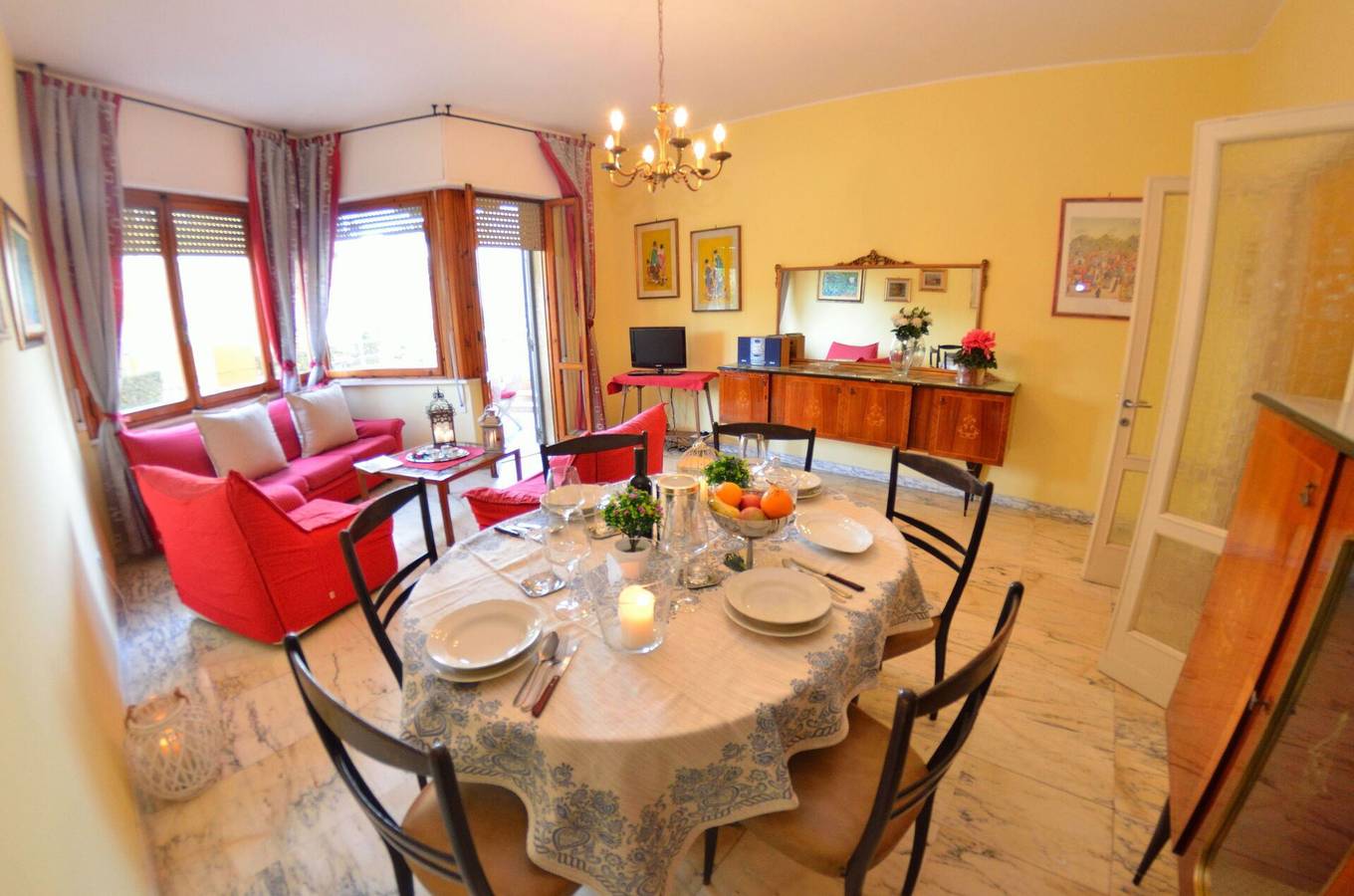 Ganze Ferienwohnung, Ferienwohnung für 6 Personen mit Terrasse in Viareggio, Italienische Riviera