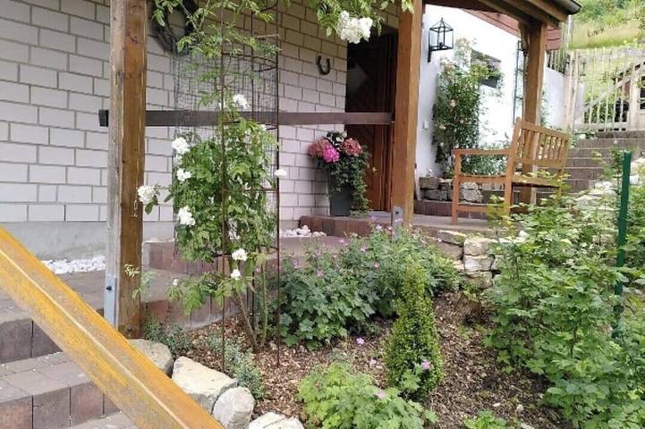 Ferienwohnung für 3 Personen, mit Garten in Externsteine