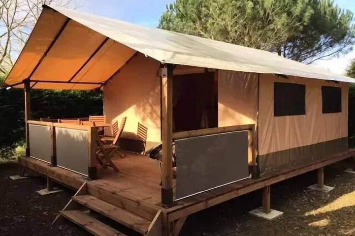 Camping voor 5 personen, met terras in Vendays-Montalivet