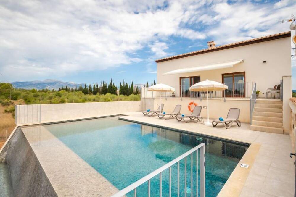 Casa vacanza a Inca a partire da 279€ a notte