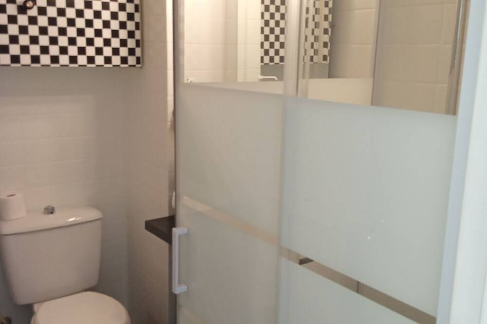 Apartamento entero, Studio 26m2 proche de la mer in Saint-Aygulf, Frejus