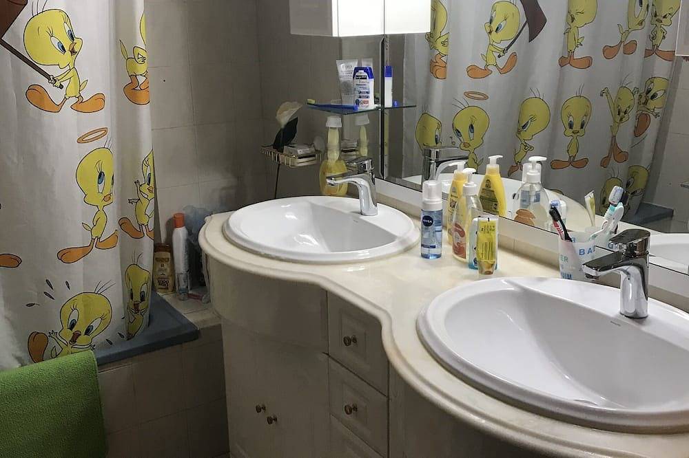 Ganze Wohnung, Gemütliches Zimmer mit Balkon in Celas in Sé Nova (Coimbra), Coimbra