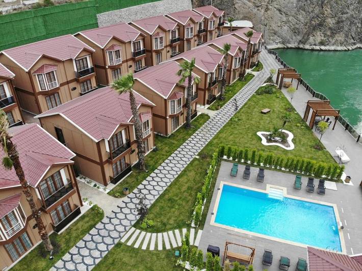 Hôtel pour 2 personnes, avec jardin et vue sur le lac ainsi que vue et piscine