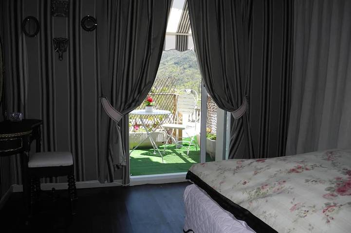 Gîte pour 6 personnes, avec jardin à Sumène - 2