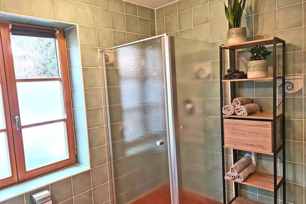 Ganze Wohnung, Ferienwohnung Berglust 62 qm separates Schlafzimmer und Terrasse in Sachrang, Aschau im Chiemgau