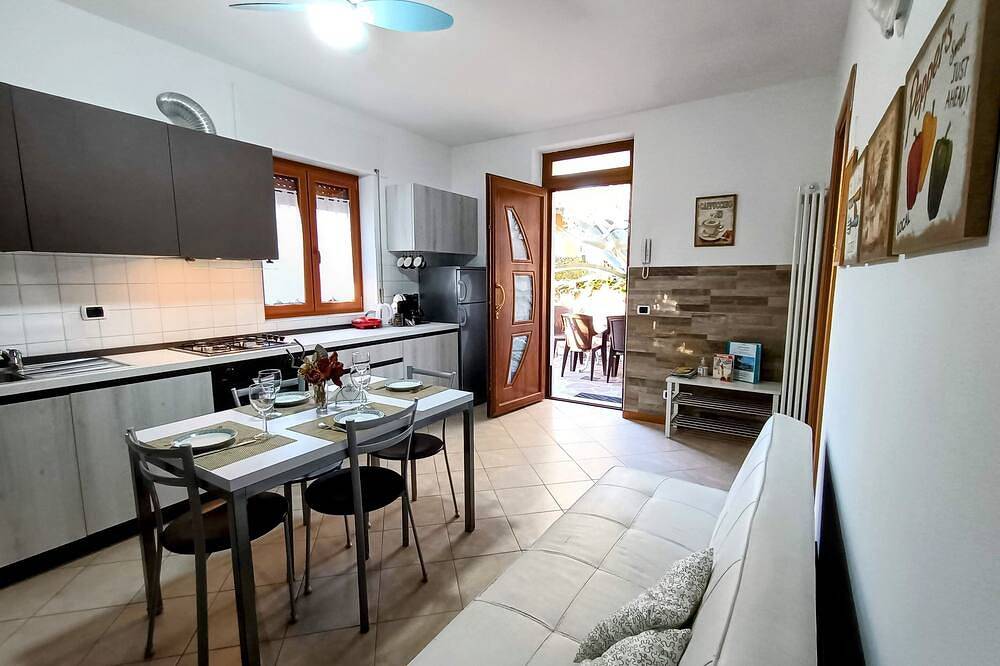 Ganze Wohnung, Stella gemütliche Wohnung, Garten, See, Berge entspannen, Haustiere erlaubt in Brenzone, Gardasee-Berge