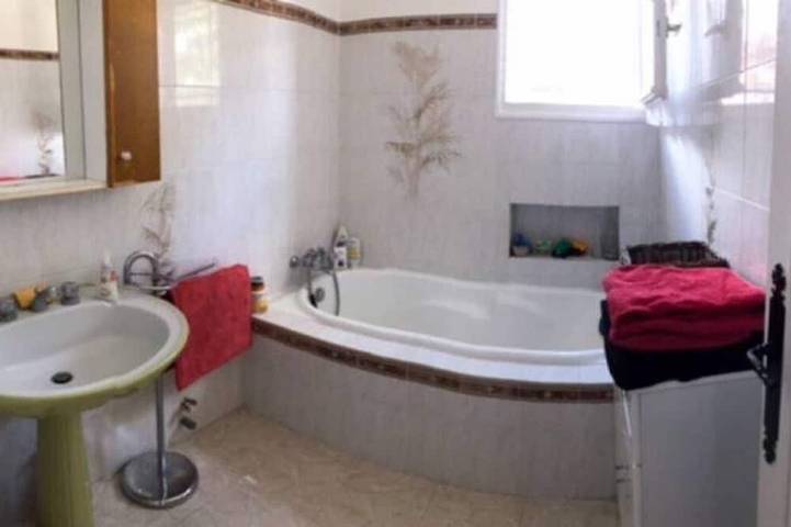 Maison de famille clôturée avec piscine privative, maison climatisée. in Roumagne, Région de Marmande