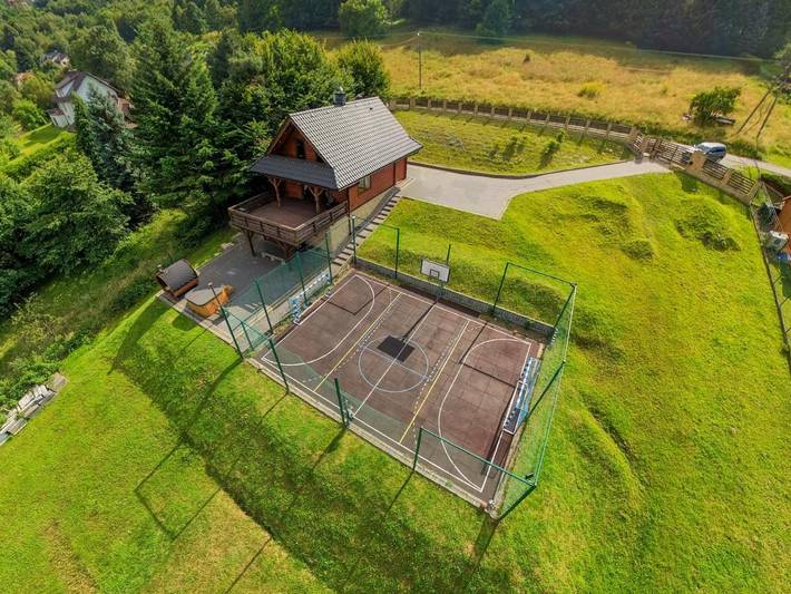 Dom wakacyjny dla 13 osób, z Balkon i Jacuzzi oraz Taras i Ogród w Porąbka
