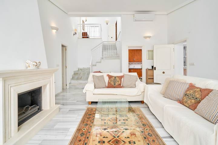 Villa 'Bahía Azul' with Sea View, Wi-Fi and Air Conditioning in La Herradura, Almuñecar