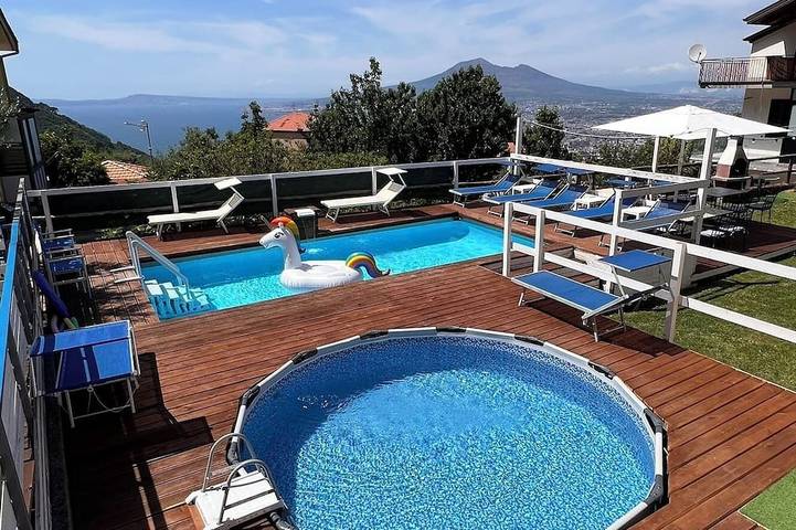 Ferienwohnung für 9 Personen, mit Garten und Pool sowie Balkon - 1