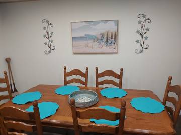 Cabin Rentals And Lodges for 9 Guests in Kawartha Lakes, Picture 4