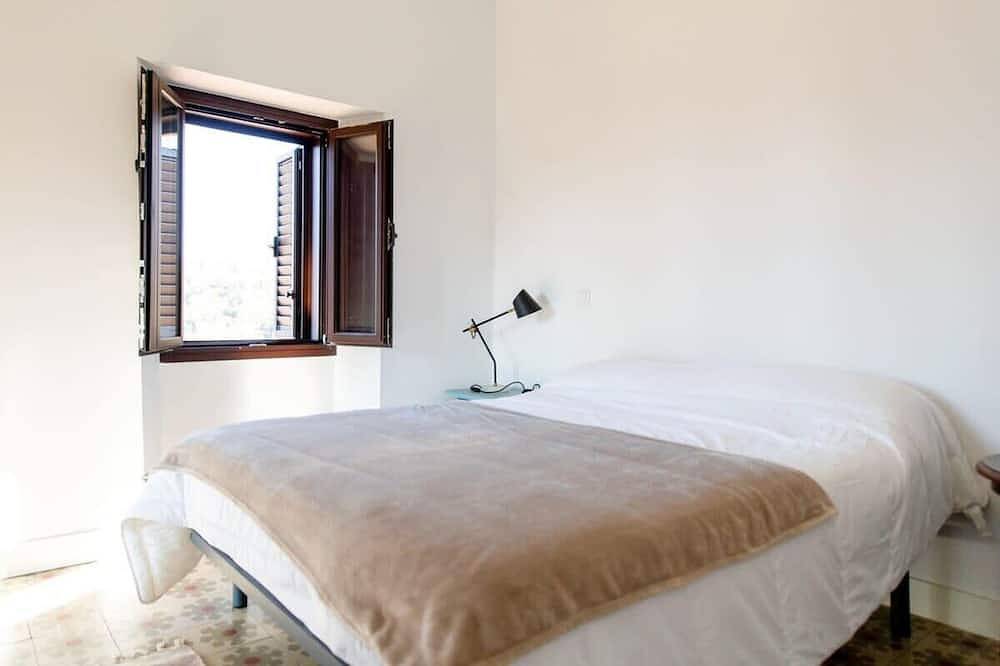 16th-Century Masia with Pool and Chapel in Argentona, Costa del Maresme