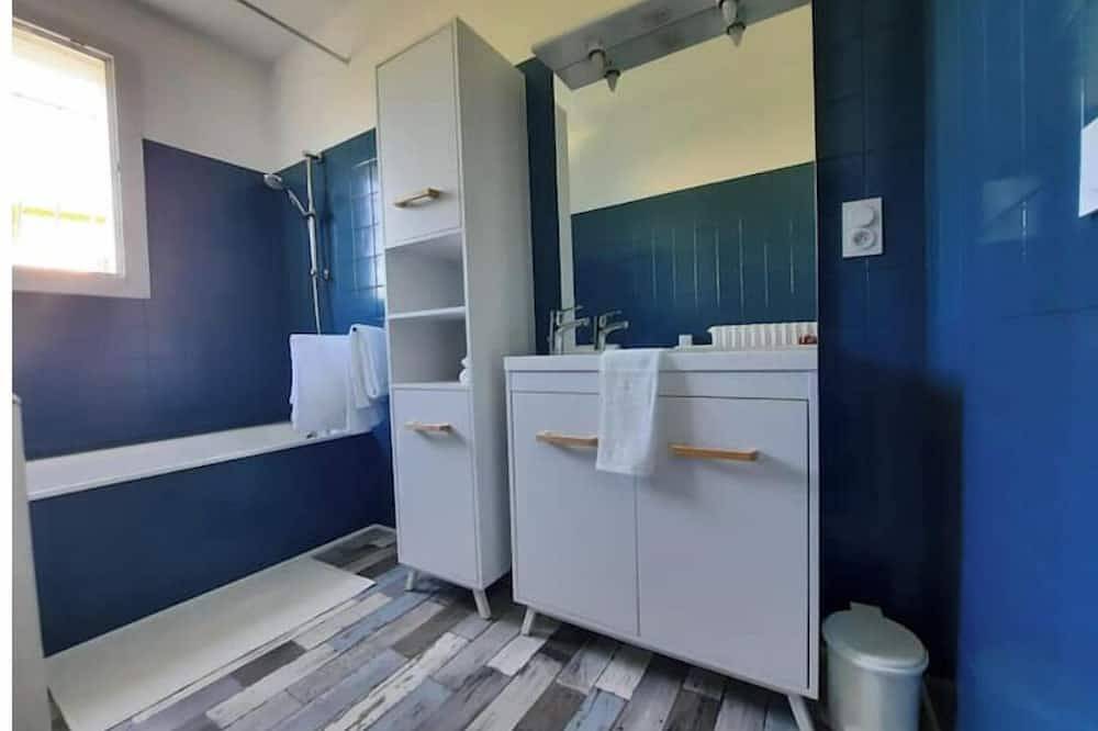 Ganze Wohnung, Vacation home in Manosque, Regionaler Naturpark Luberon