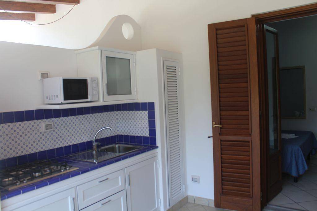 Ganze Ferienwohnung, Lipari, in einem alten äolischen Gebäude, komplett renoviert,Studio-Apartment für 2 Personen in Lipari