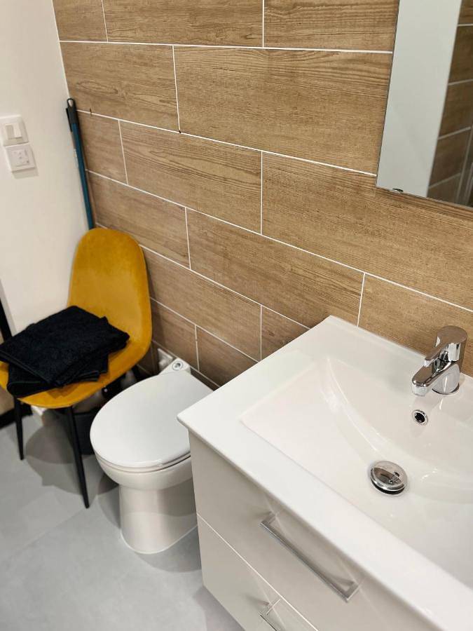 Ecolodge37 Chambre indépendante Sdb, Wc et parking in Chambray-lès-Tours, Région de Tours