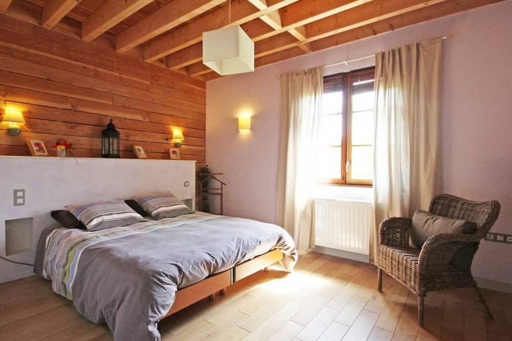 Gîte familial 12 pers., animaux acceptés, à l'orée de la forêt in Juvigny-sous-Andaine, Parc naturel régional Normandie-Maine