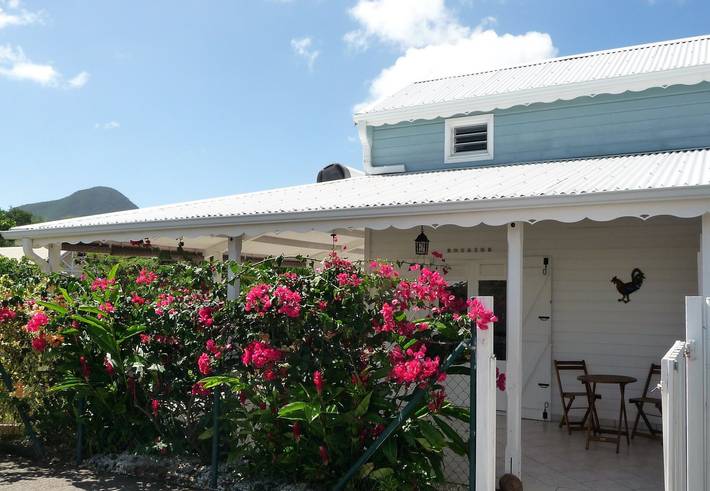 Location de vacances pour 10 personnes, avec piscine ainsi que terrasse et jardin à Le Diamant - 2