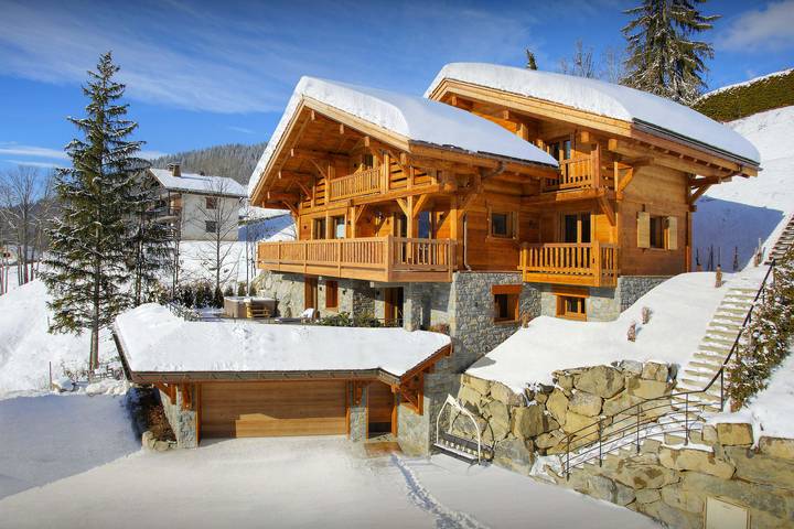 Chalet pour 12 personnes, avec Balcon et Jacuzzi ainsi que Terrasse et Sauna à La Clusaz