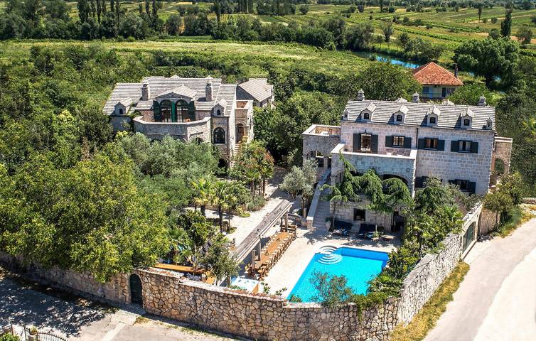 Ferienhaus für 20 Personen, mit Pool und Terrasse sowie Sauna und Whirlpool - 1
