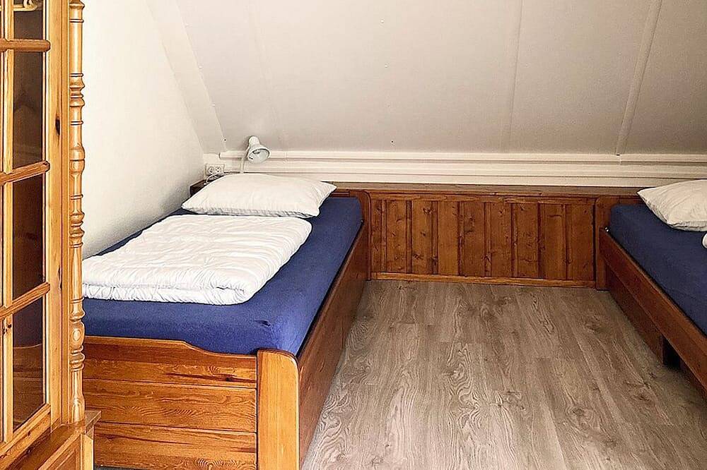 5 Gehminuten zum Strand: Komfortables Ferienhaus mit Garten, Veranda und Sauna in De Banjaard, Kamperland